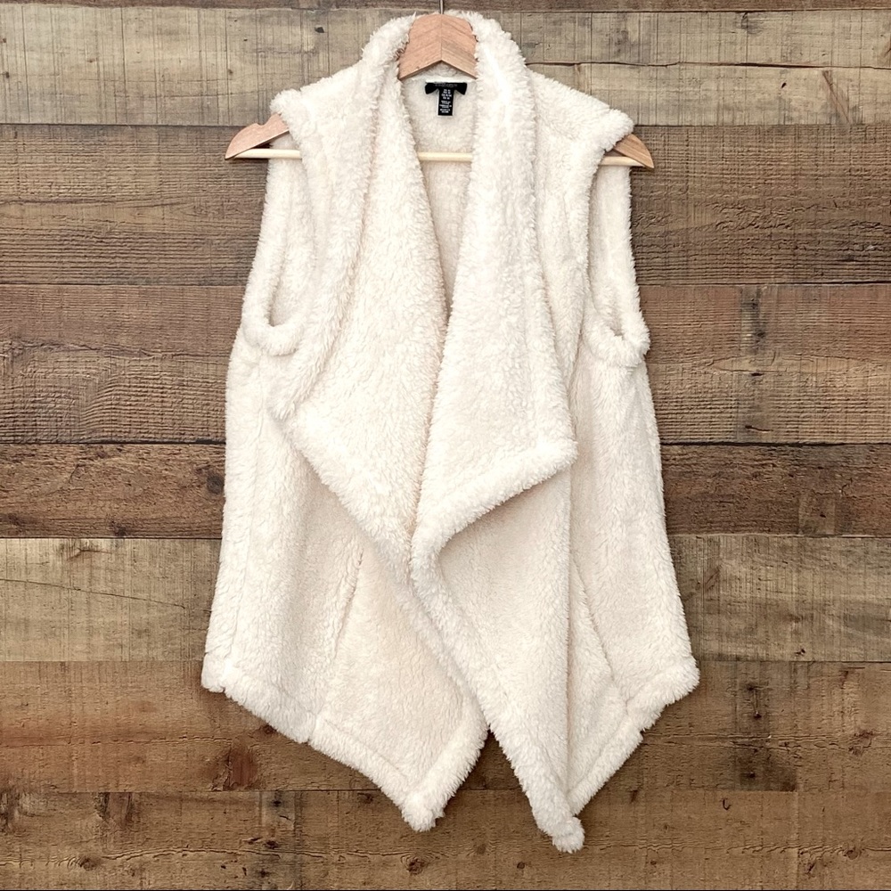 SHERPA VEST with Pockets⭐️Excellent Like New Condition - Picture 1 of 11